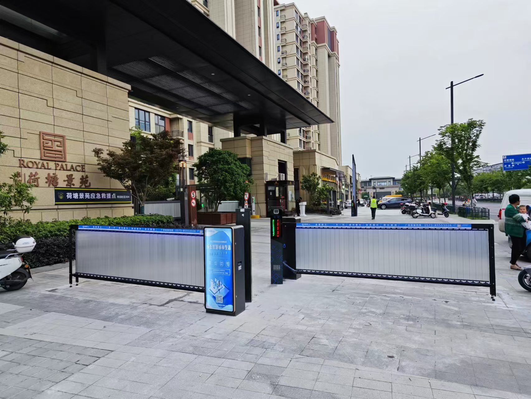 嘉兴荷塘景苑停车场